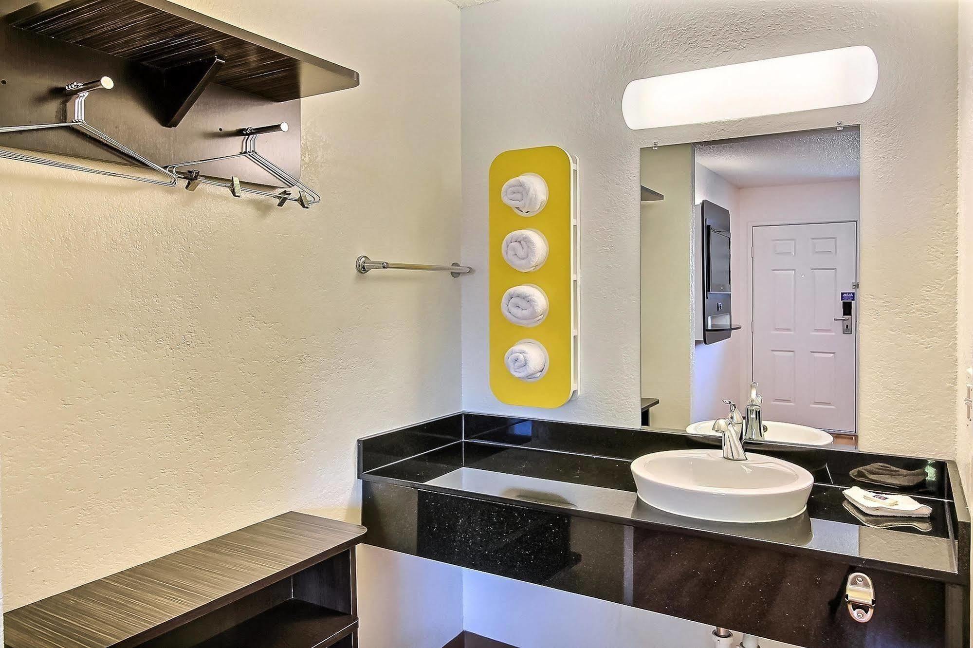 Motel 6-San Jose, Ca - Airport Bagian luar foto